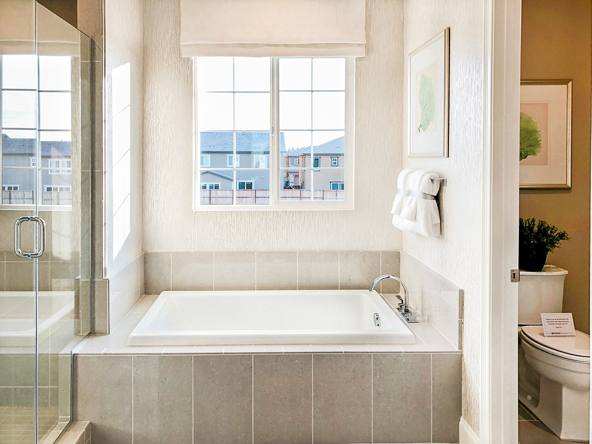 Model Home - Master Deluxe Bathroom | © Life in Sonoma Wine Country - http://www.lifeinsonomawinecountry.com